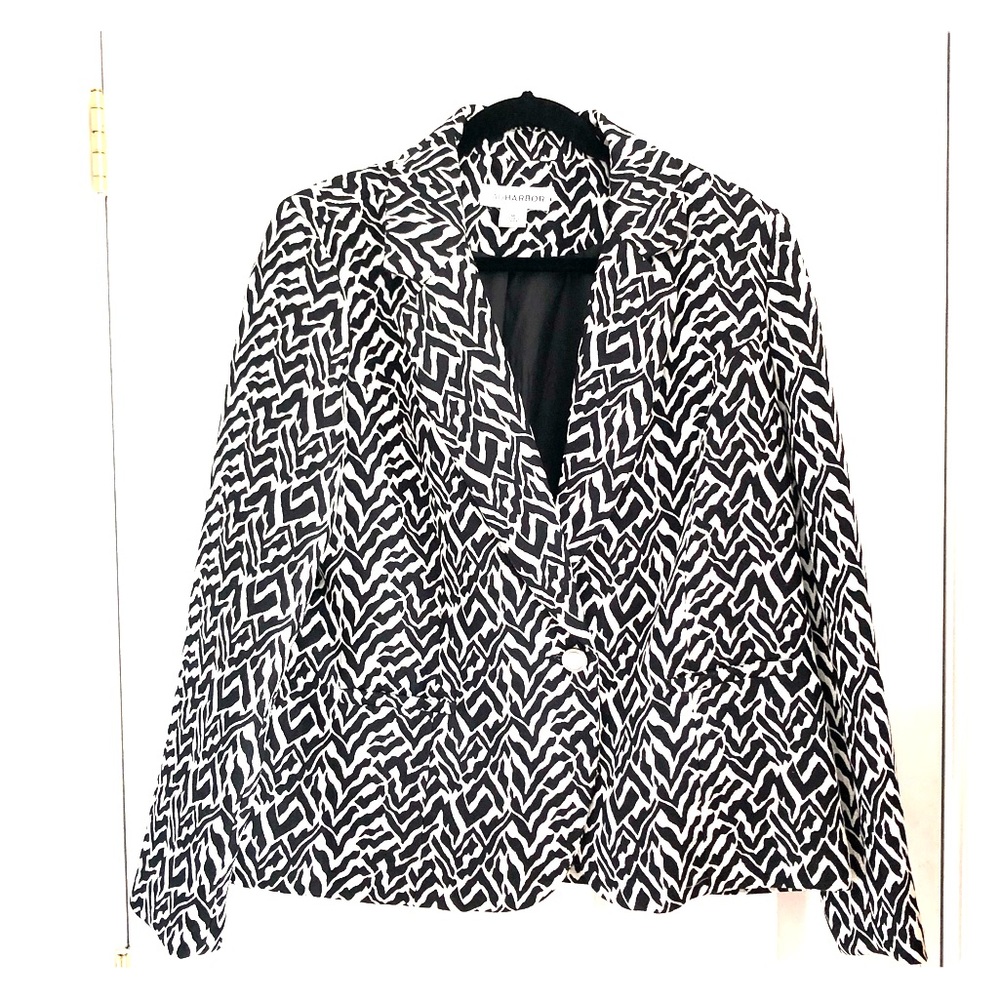Sag Harbor Blazer size 16 black/white nice!!